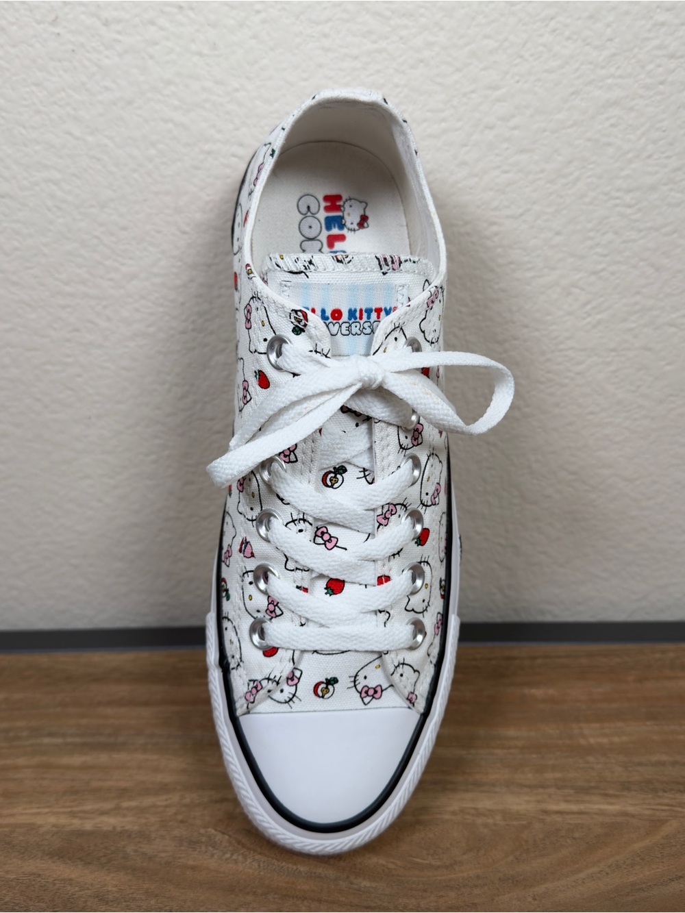 Converse Chuck Taylor Hello Kitty Low Top White Shoes 163916F Women's 8 Men's 6 - Picture 4 of 16